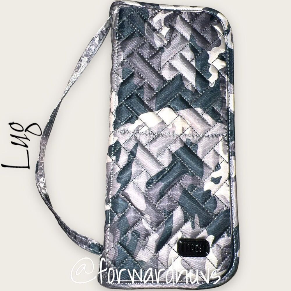 Lug Camouflage Sleeper Case with Wristlet Strap